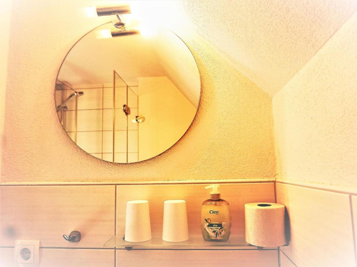 ホテル Pension Ins Fischernetz - Maentele メーアスブルク エクステリア 写真