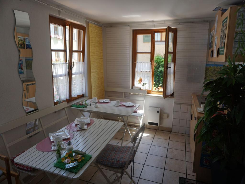 ホテル Pension Ins Fischernetz - Maentele メーアスブルク エクステリア 写真