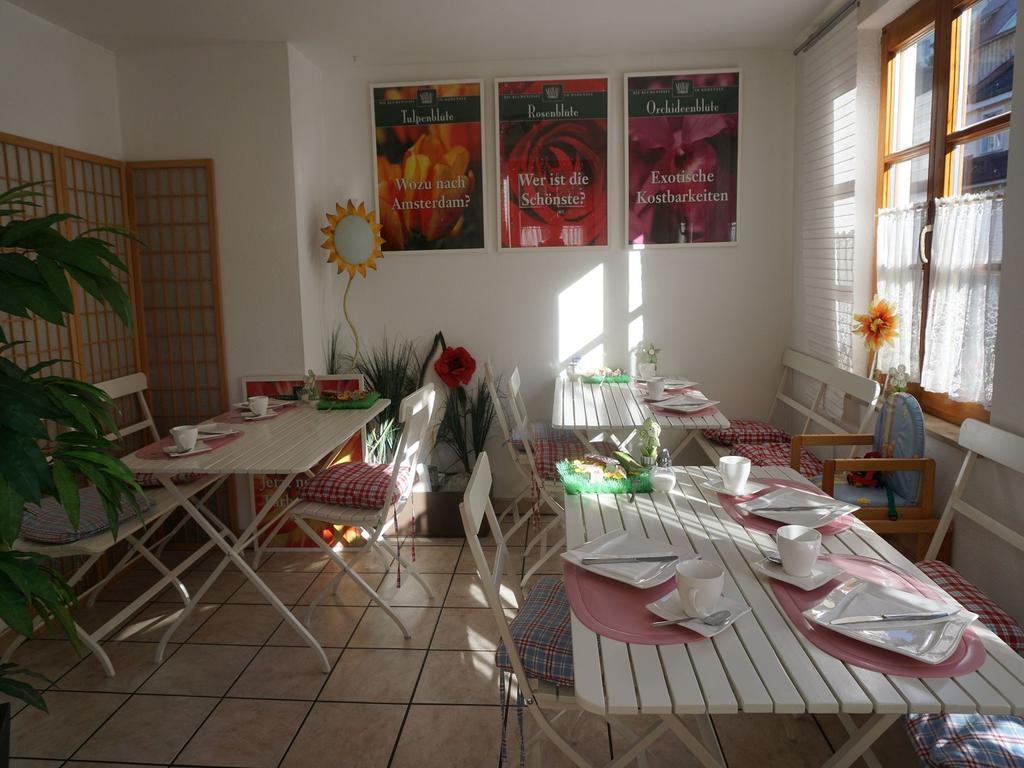 ホテル Pension Ins Fischernetz - Maentele メーアスブルク エクステリア 写真